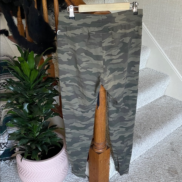 Zyia Athletic Camo Jogger Sweatpants - Picture 4 of 12